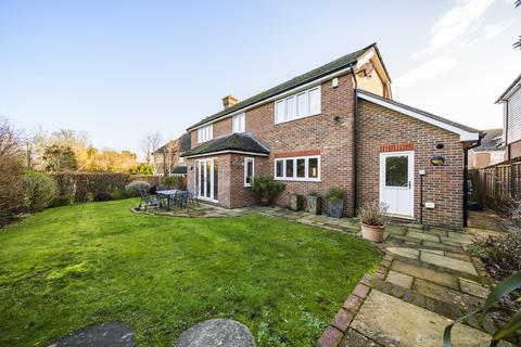 5 bedroom detached house to rent, Hotham Close Swanley BR8