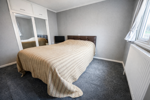 undefined, Exeter EX2