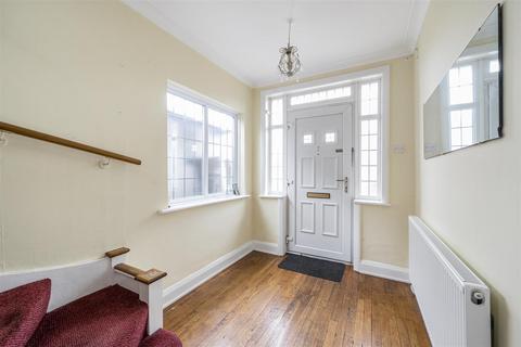 3 bedroom semi-detached house for sale, Chantry Close, Harrow