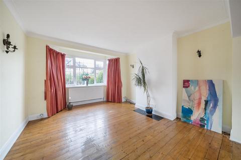 3 bedroom semi-detached house for sale, Chantry Close, Harrow