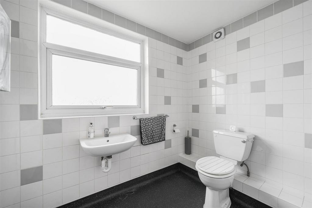 Shower Room.jpg