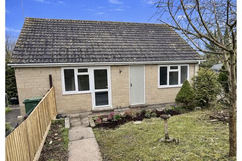2 bedroom detached bungalow for sale, Kembles Close, Malmesbury, SN16