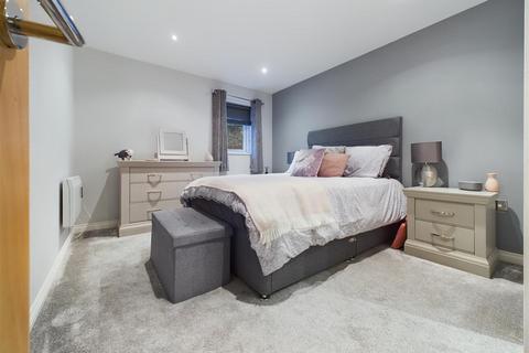 2 bedroom apartment to rent, Curzon Place, Gateshead NE8