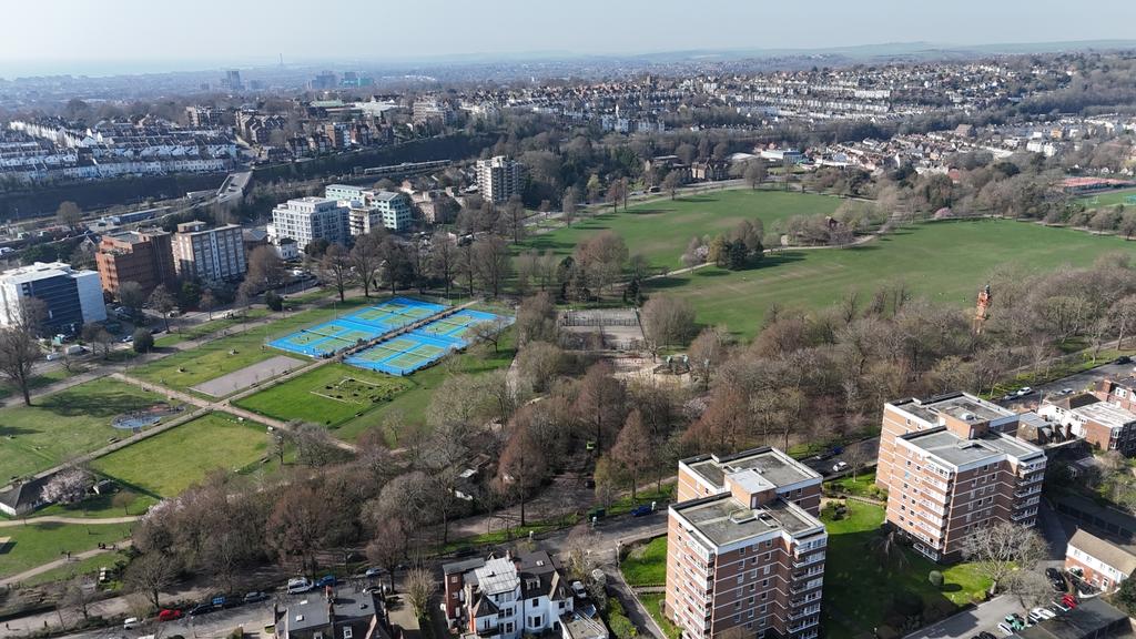 Relationship to Preston Park