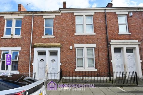 3 bedroom flat to rent, Croydon Road, Arthurs Hill NE4