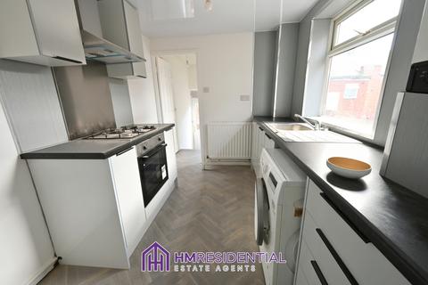 3 bedroom flat to rent, Croydon Road, Arthurs Hill NE4