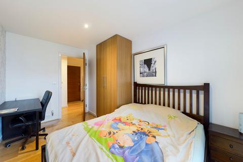 3 bedroom flat to rent, Unwin Way, Stanmore, HA7