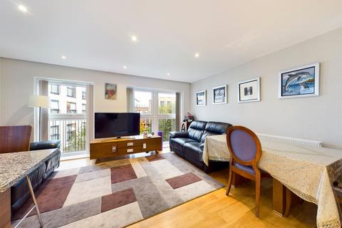 3 bedroom flat to rent, Unwin Way, Stanmore, HA7