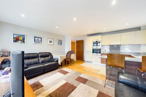 3 bedroom flat to rent, Unwin Way, Stanmore, HA7