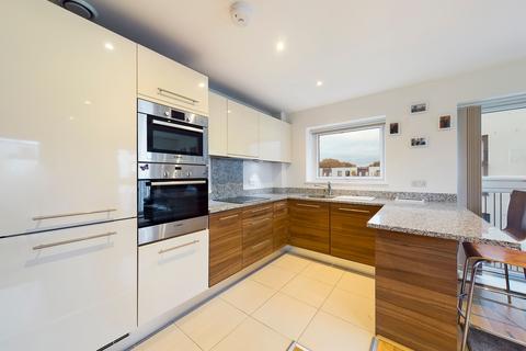 3 bedroom flat to rent, Unwin Way, Stanmore, HA7