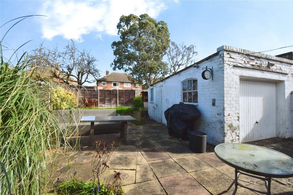 Garage &amp; Garden