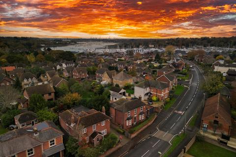 4 bedroom house for sale, Swanwick Lane, Lower Swanwick, SO31