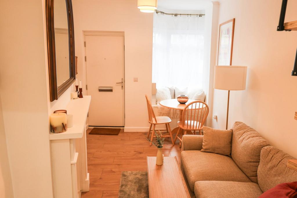 Dining Lounge