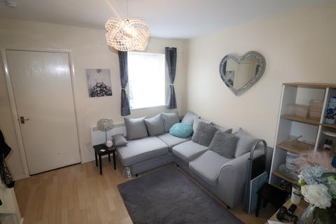 1 bedroom house to rent, High Road North, Basildon, SS15