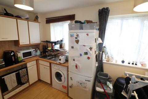 1 bedroom house to rent, High Road North, Basildon, SS15