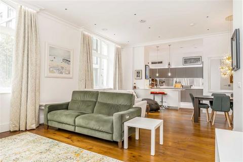 undefined, Leman Street, London E1