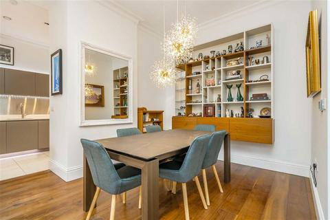 undefined, Leman Street, London E1