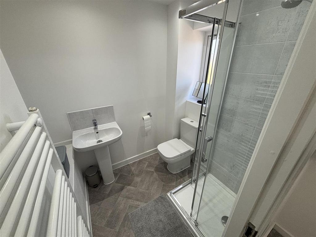 Ensuite.jpeg