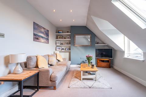 1 bedroom flat for sale, Cromford Road, London, SW18