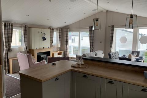 3 bedroom lodge for sale, Eastbourne Road, Pevensey Bay BN24