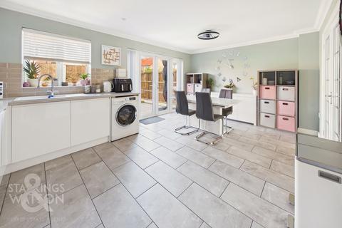 3 bedroom semi-detached house for sale, Old Hall Road, Little Plumstead, Norwich