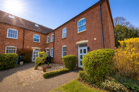 3 bedroom character property to rent, Strensham Court Mews, Strensham, Worcester