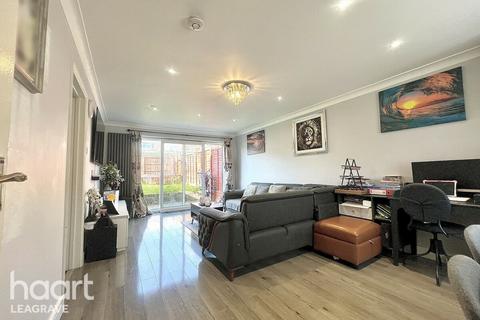 undefined, Ventnor Gardens, Luton