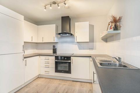2 bedroom flat for sale, Hardwicks Square, London SW18