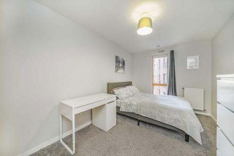2 bedroom flat for sale, Hardwicks Square, London SW18