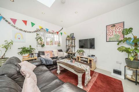 4 bedroom house for sale, Topsham Road, London SW17