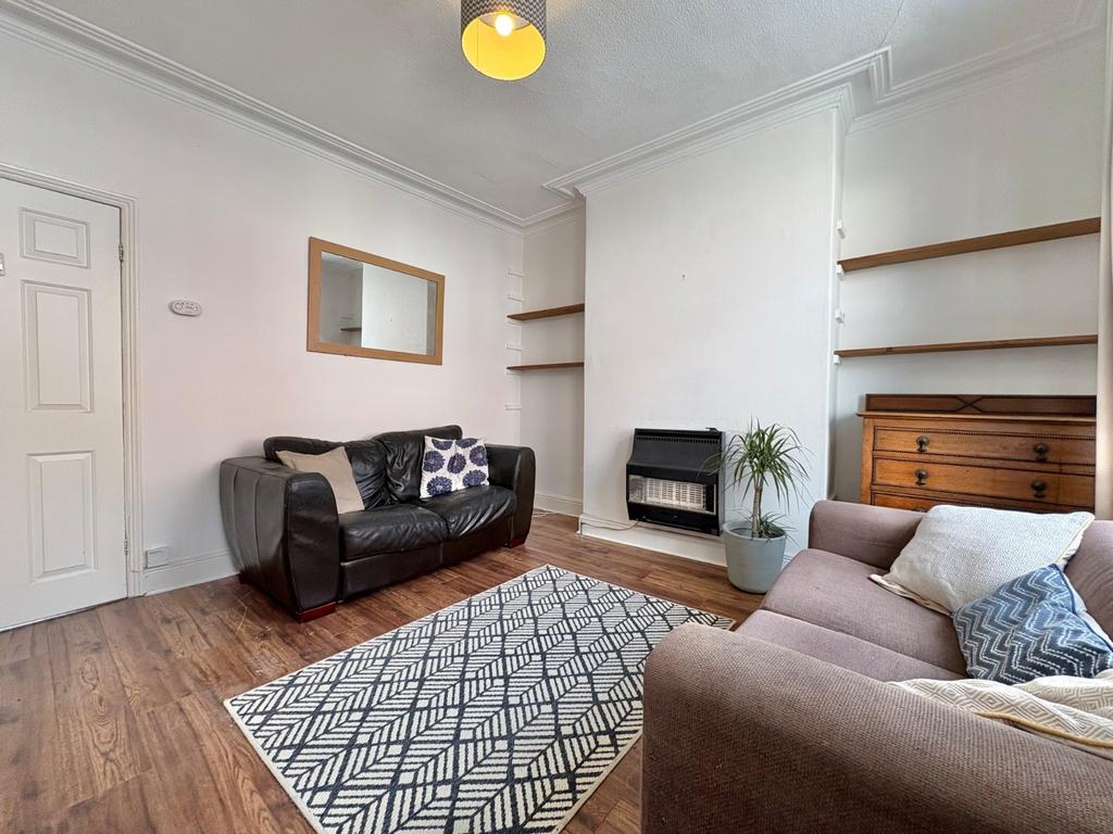 House in Leeds, West Yorkshire - View 3
