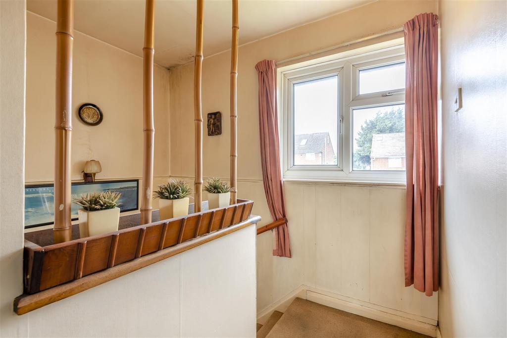 8681731-interior10.jpg