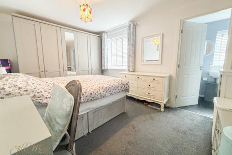 4 bedroom detached house for sale, Princess Anne Court, Washington NE38