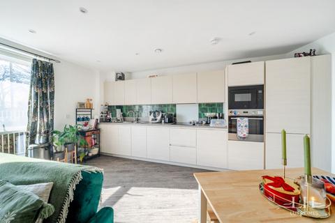 1 bedroom apartment for sale, Saddler House, Dagenham