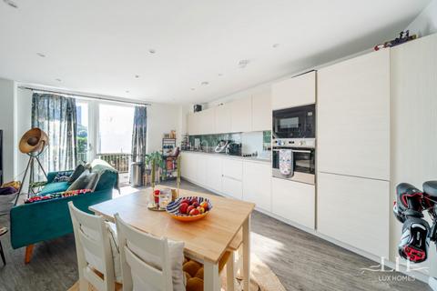 1 bedroom apartment for sale, Saddler House, Dagenham