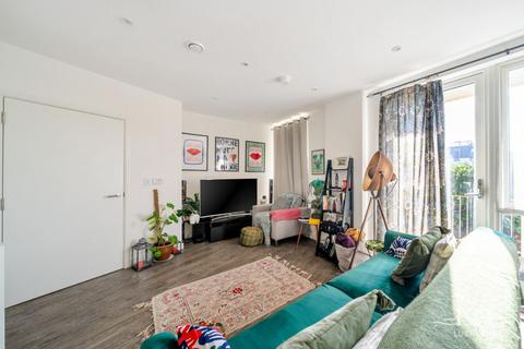 1 bedroom apartment for sale, Saddler House, Dagenham