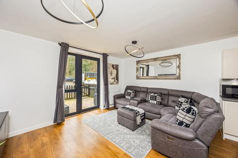 undefined, Iron Railway Close, Coulsdon CR5