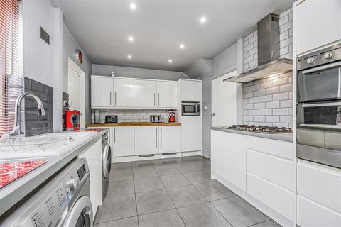 3 bedroom end of terrace house for sale, Hursley Road, Havant PO9