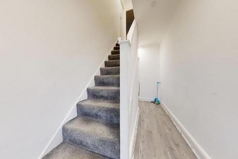 3 bedroom flat to rent, Euston, London NW1