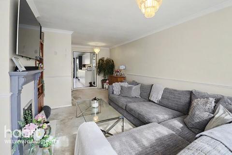2 bedroom terraced house for sale, Gorse Close, Hatfield