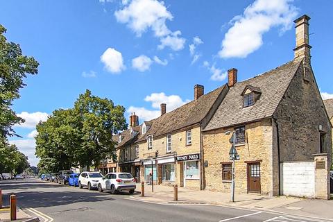 2 bedroom apartment to rent, Corn Street, Witney