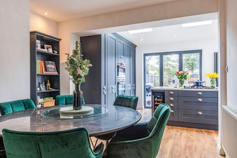 undefined, Kings Road, Surrey KT15