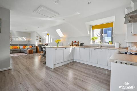 3 bedroom detached house for sale, Parrog Road, Newport