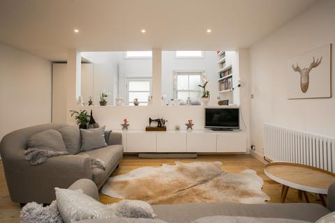3 bedroom maisonette for sale, Norwood Road, London, SE24