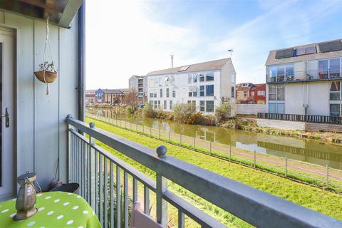 1 bedroom in a house share to rent, Quayside Court, Coventry CV1