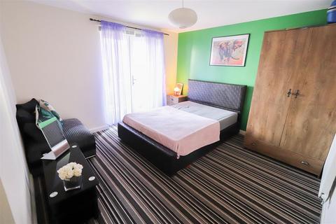 1 bedroom in a house share to rent, Quayside Court, Coventry CV1