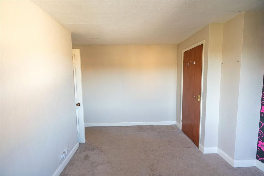 Bedroom 1 (2)