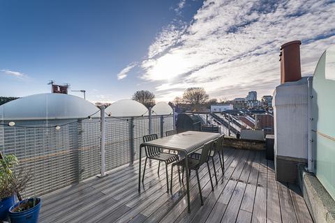 2 bedroom flat for sale, Putney Bridge Road, London, SW15