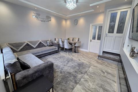 3 bedroom terraced house for sale, Washington Street, BD8 9QP