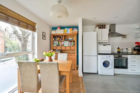 2 bedroom flat for sale, Highwood Close, East Dulwich, London, SE22